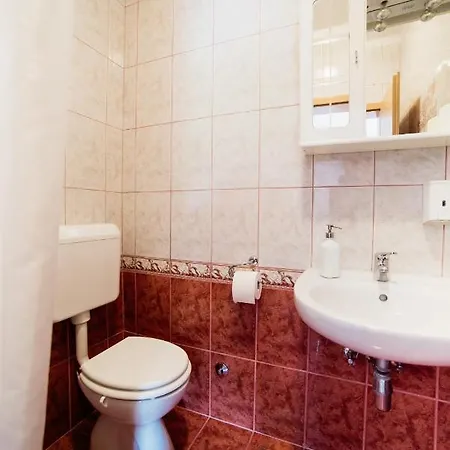 Apartment 5206e *